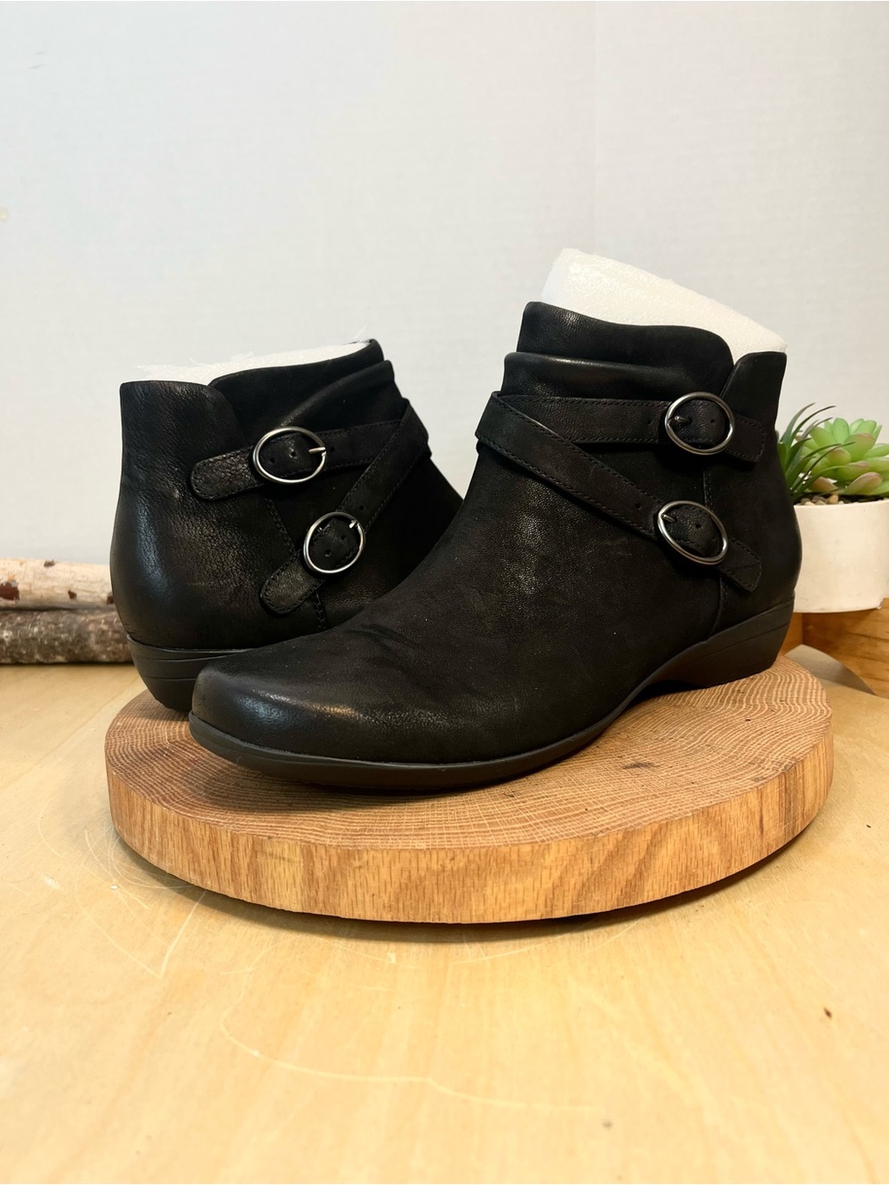 NWOB Dansko Faithe Black Burnished Leather Ankle Boots Size 12 - Picture 7 of 14